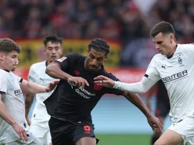 九游体育包含足总杯赛程吃紧;勒沃库森赛前战术微调;引发热议;更衣室氛围转暖的词条