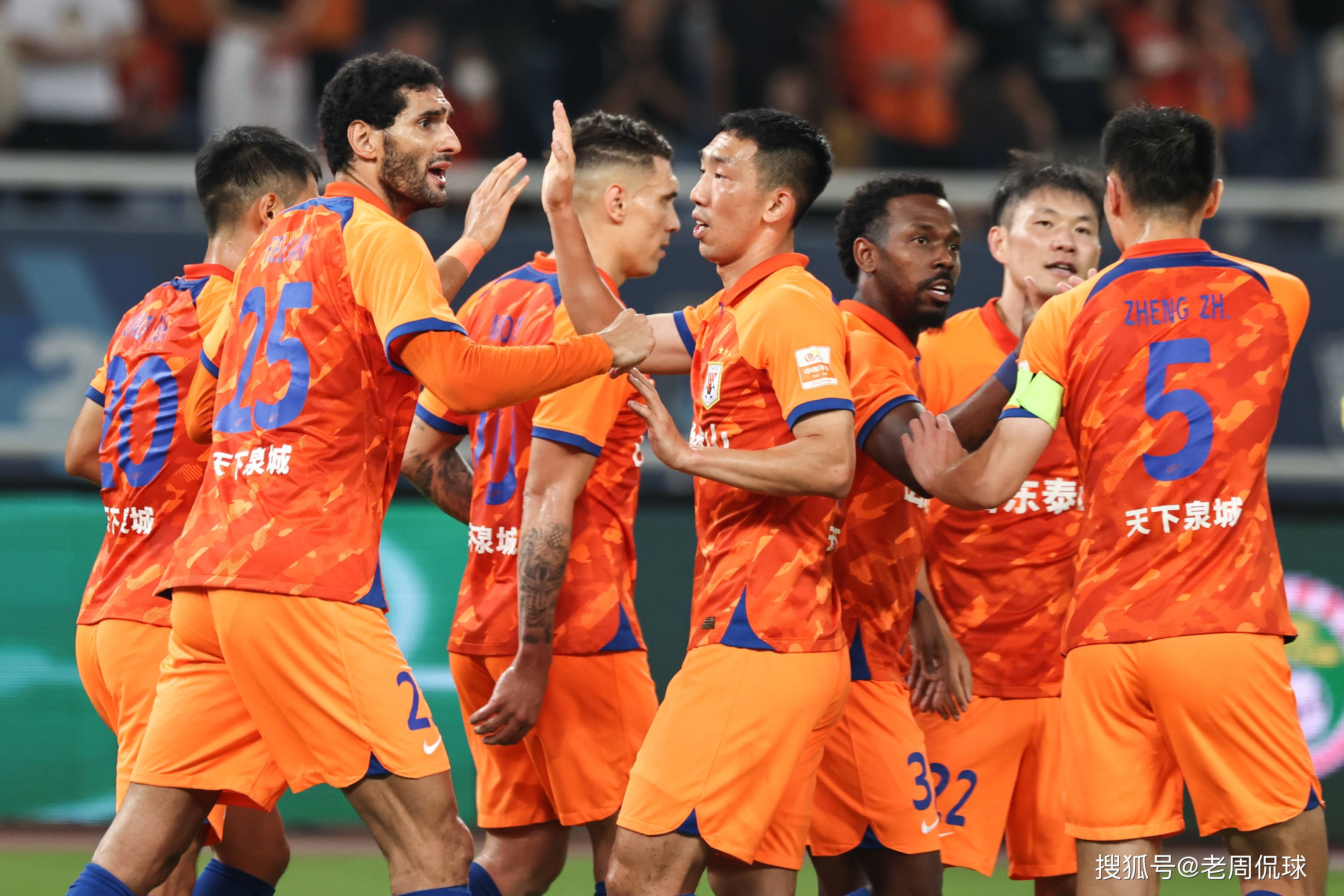 九游娱乐关于山东泰山训练开放日，清晨刷新队史纪录引欢呼，亚冠在即，年轻球员得到机会的信息